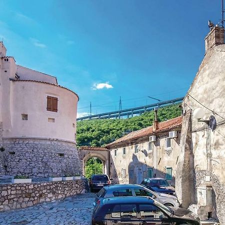 Old Castle Apartment Бакар Екстериор снимка