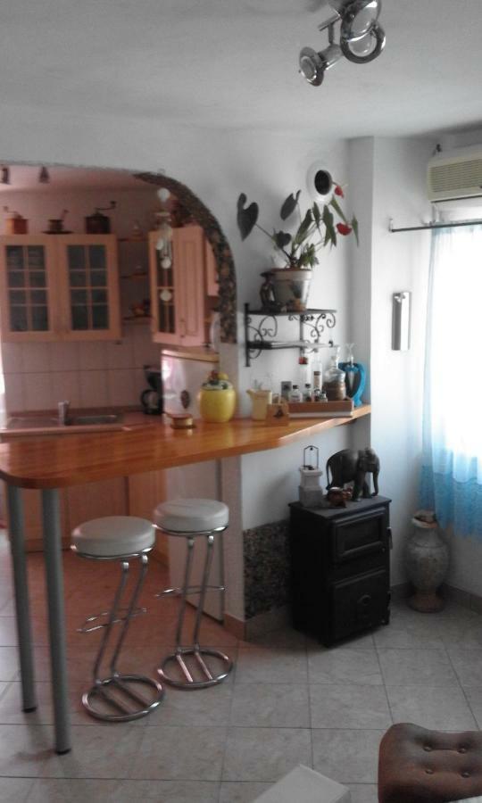 Old Castle Apartment Бакар Екстериор снимка