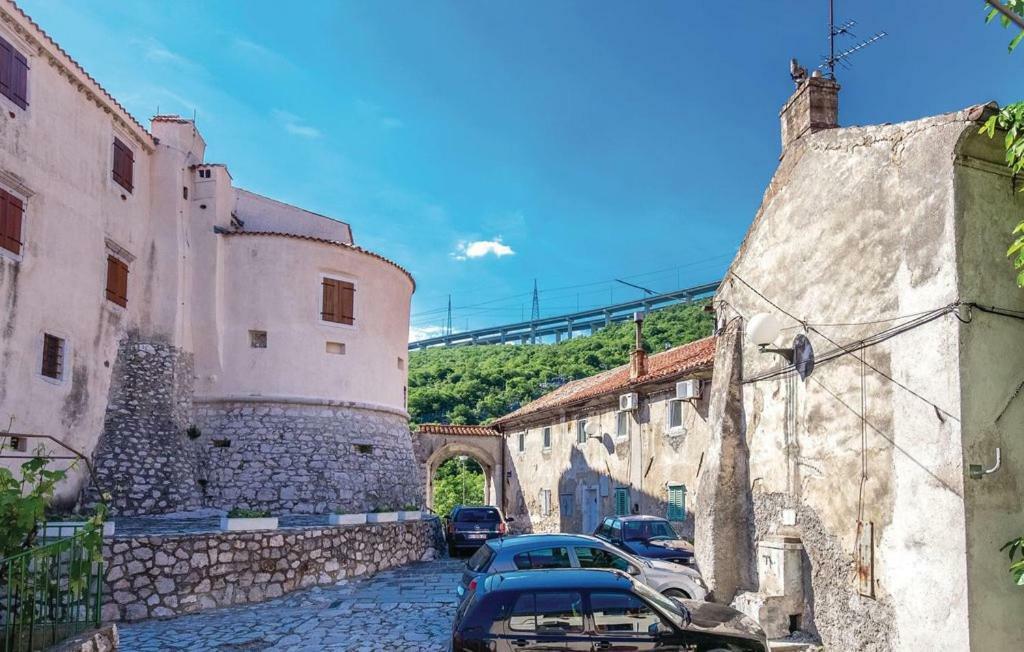 Old Castle Apartment Бакар Екстериор снимка